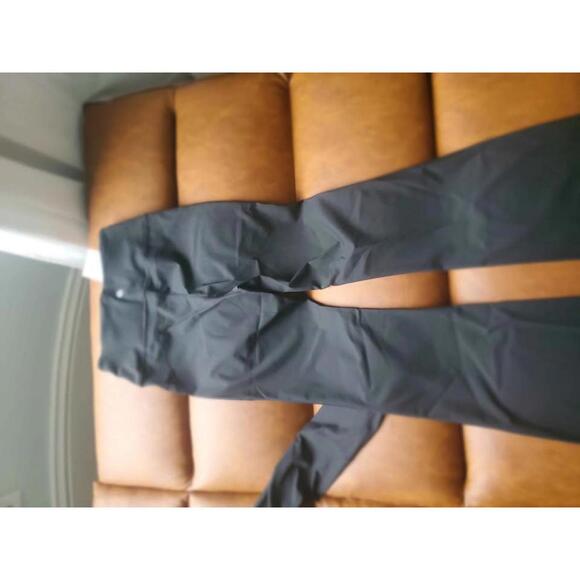 Lululemon - Picture 5 of 9